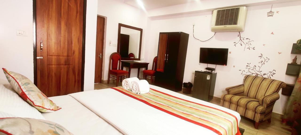 Wtf My House Hotel Baga Exterior foto