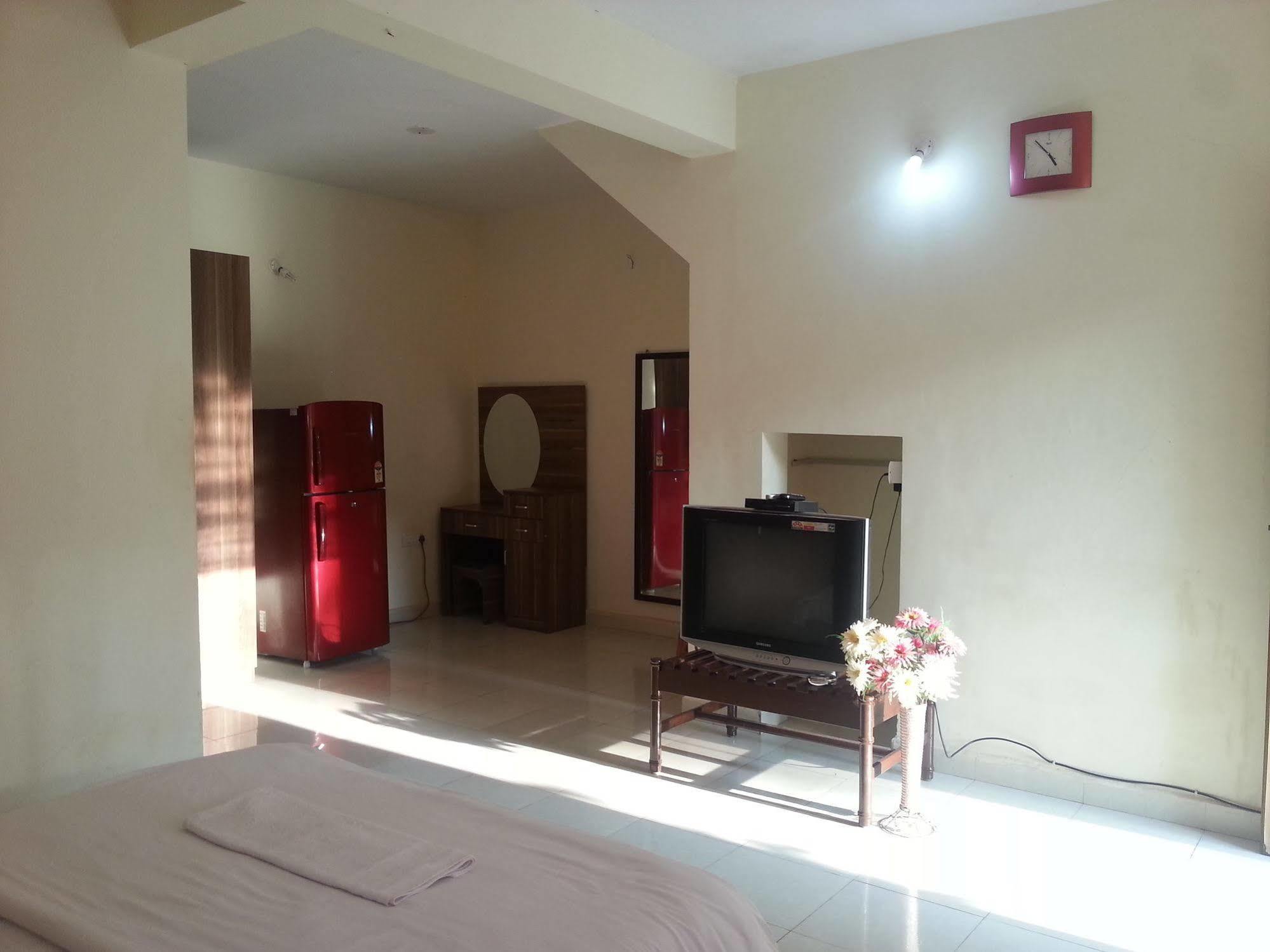 Wtf My House Hotel Baga Exterior foto