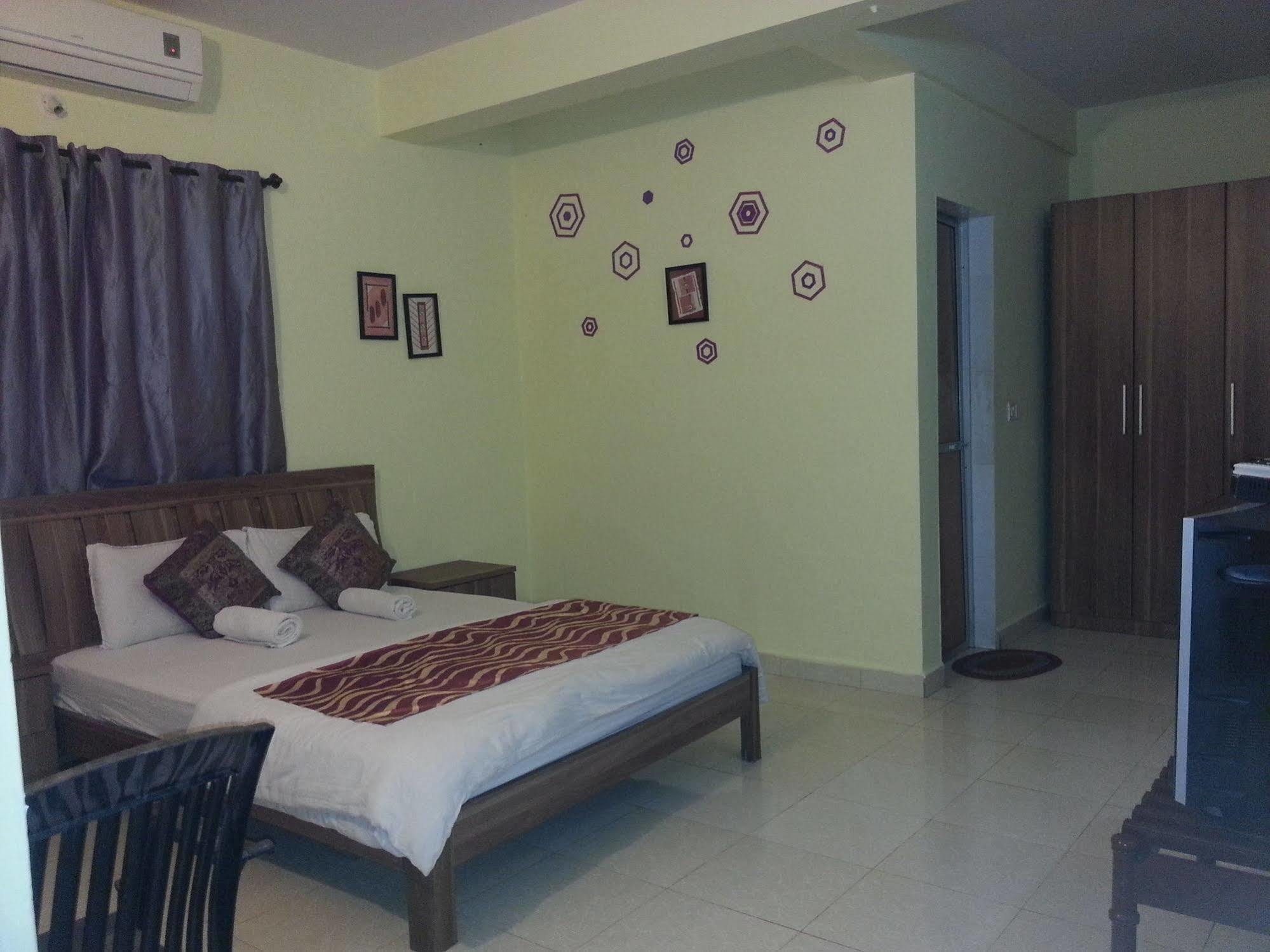 Wtf My House Hotel Baga Exterior foto